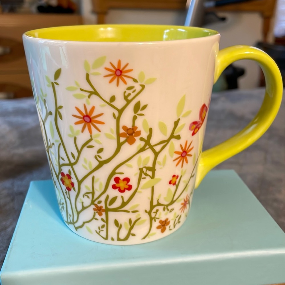 Starbucks Spring Green Flowers Butterflies Coffee Tea Mug Cup 12oz